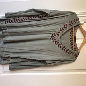 Women’s long sleeve top